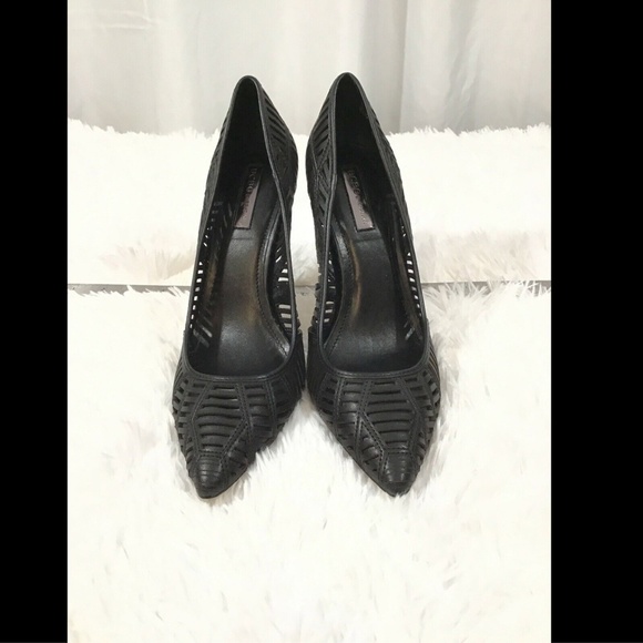 NEW $110 BCBGeneration Ovation Laser‎ Cut Leather Pump Black [SZ 9 ] - Picture 2 of 8